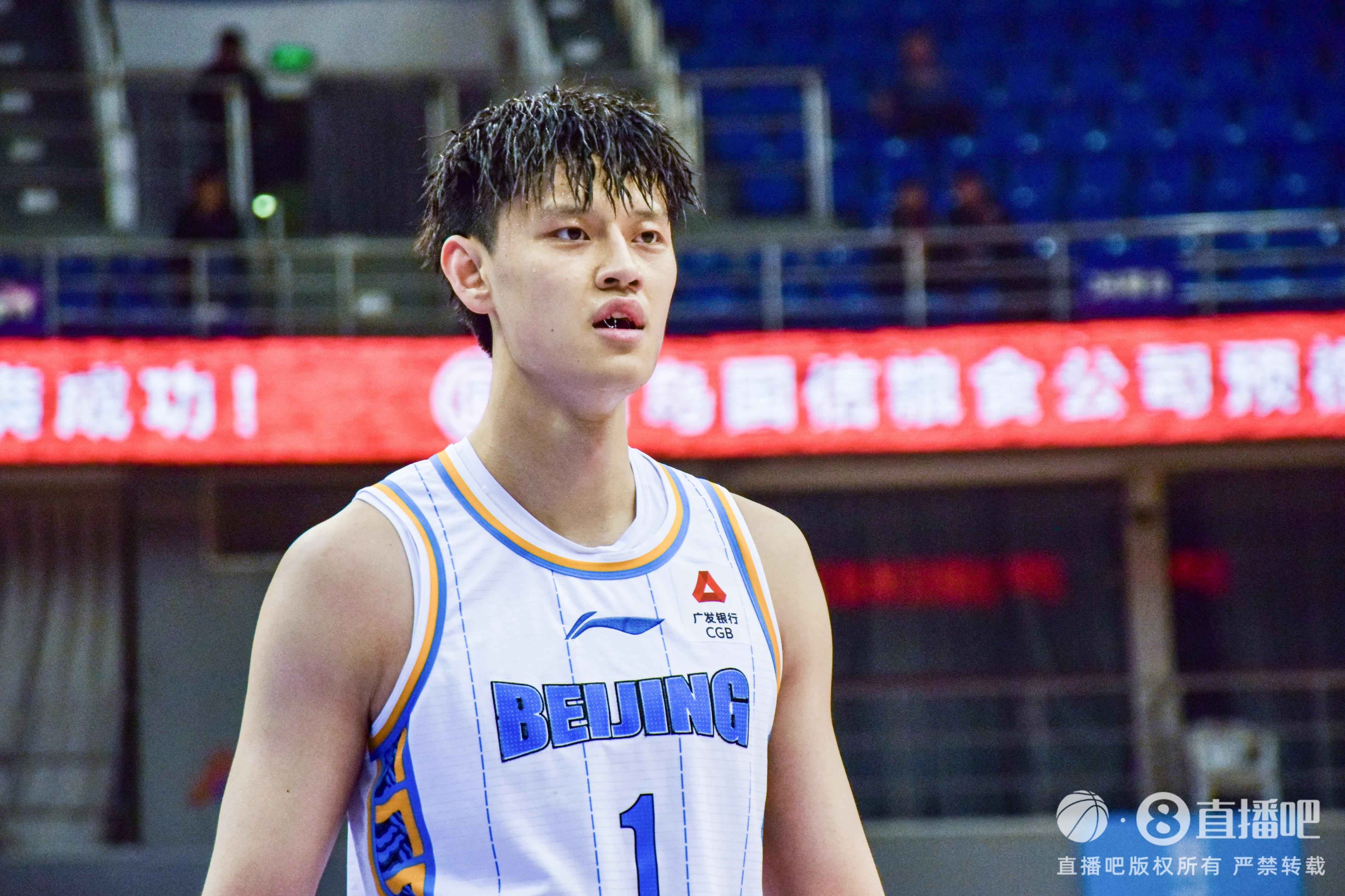 7次大帽相當(dāng)炸裂！曾凡博替補砍16分7板7帽 大帽絕殺遼寧！