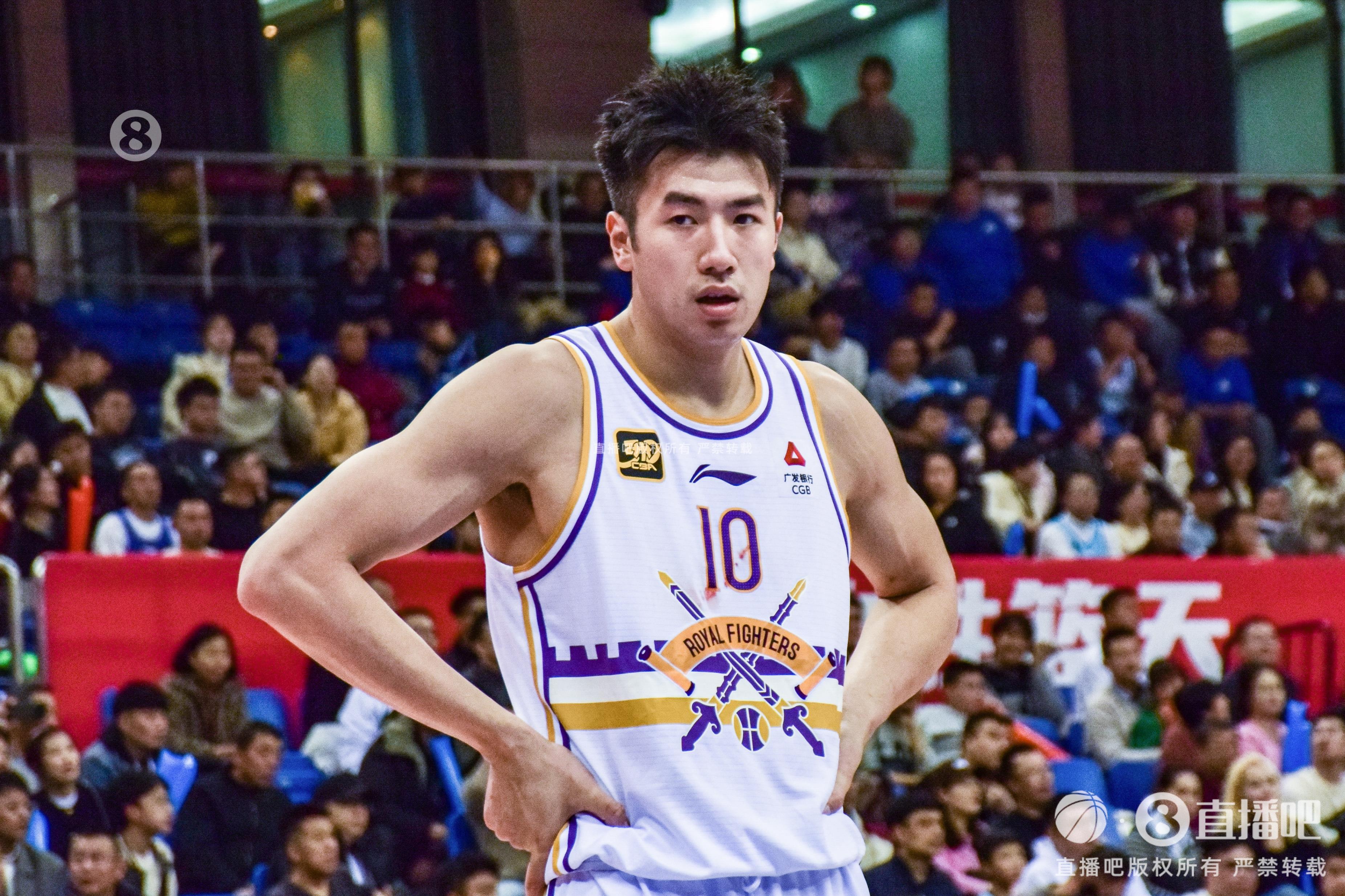 高效表現(xiàn)難救主！鄒雨宸11中8拿下21分7籃板